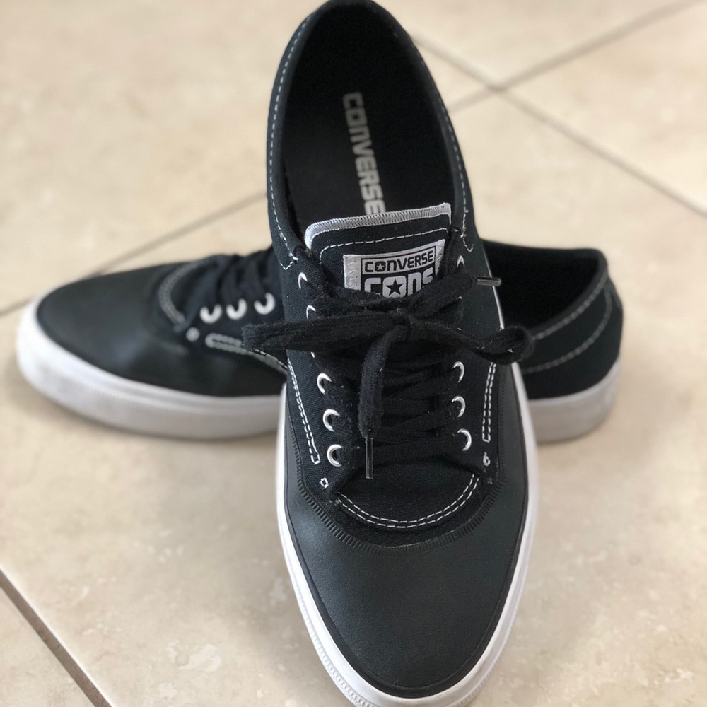 Converse Crimsom Canvas Ox (size 11)